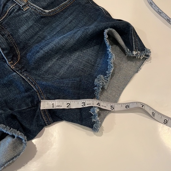 Kut From The Kloth 4” Inseam Mid Rise Shorts Size 4 - Picture 7 of 16